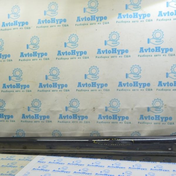 Порог левый Porsche Panamera 10-16 черный (01) потёрт, надрыв 97055920104