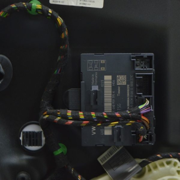 Компьютер двери задний левый Porsche Panamera 14-16 (01) 4H0959795K