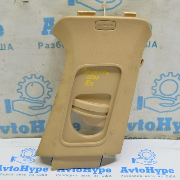 Накладка центральной стойки верхн (ремень) прав Porsche Panamera 10-16 беж тряпка (01) надрыв 970-555-194-10-7F3