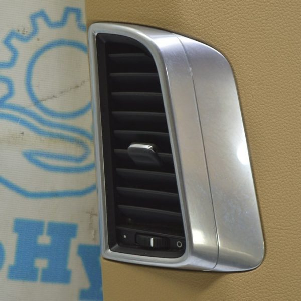 Дефлектор воздуховода центральной стойки левый Porsche Panamera 10-16 хром 970-555-351-01-DAP