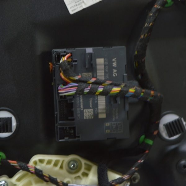 Компьютер двери задний правый Porsche Panamera 14-16 (01) 4H0959795K