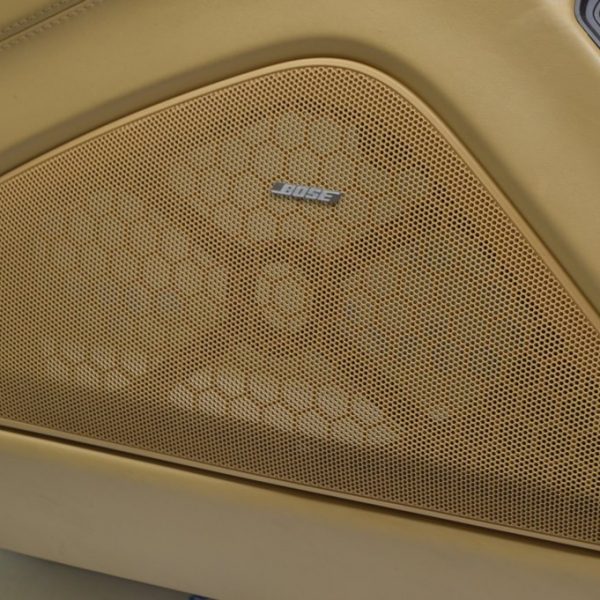 Вставка карточки под НЧ динамик перед прав Porsche Panamera 10-16 беж BOSE 970555552004H0