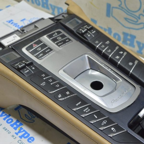 Накладка передней центральной консоли перед Porsche Panamera 10-16 серебро 97055316100DMN