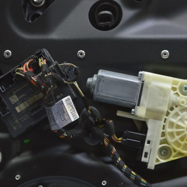 Компьютер двери передней правой Porsche Panamera 14-16 (01) 4H0959792P