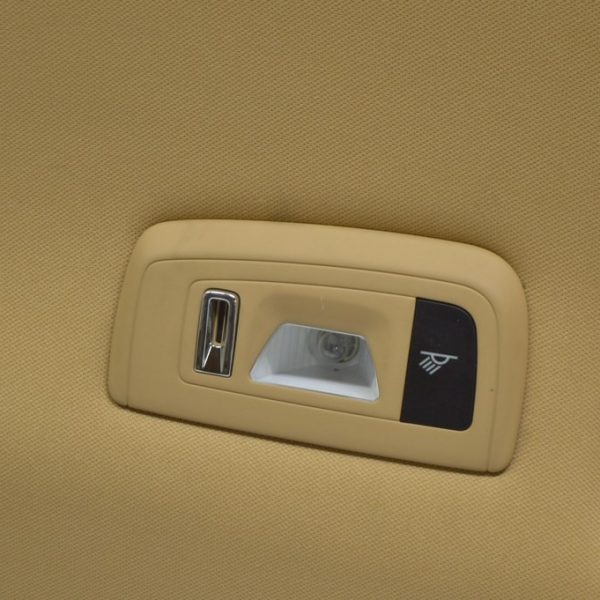 Плафон освещения задний левый Porsche Panamera 10-16 беж 970632061026W0