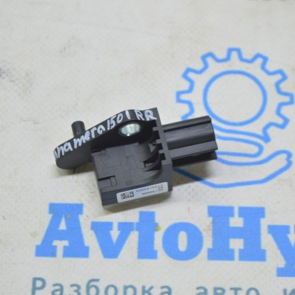 Датчик подушки безопасности задний прав Porsche Panamera 10-16 97061822102