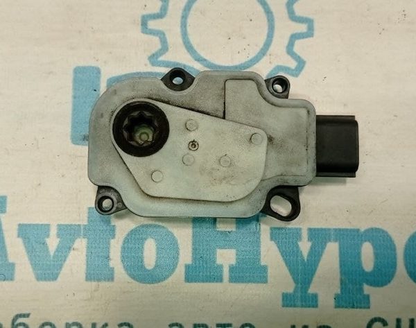 Моторчик жалюзи радиатора Nissan Murano z52 15- A24041153212