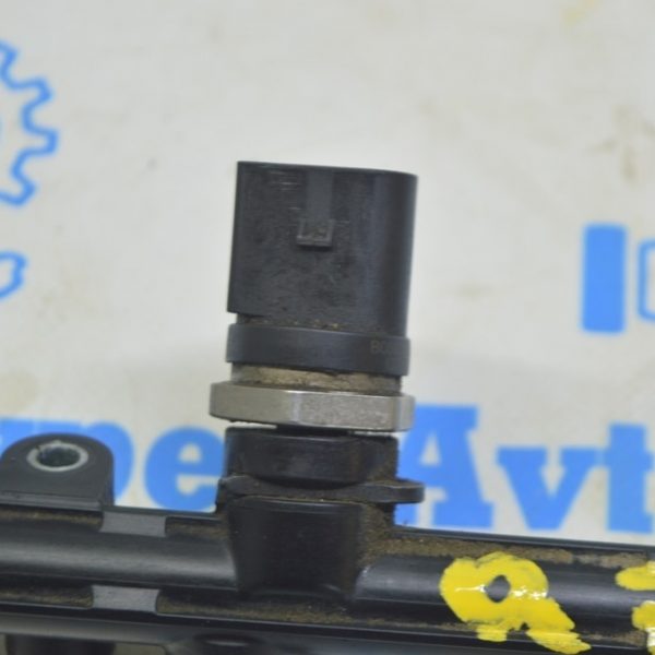 Датчик давления топлива Audi Q7 16- 2.0T, 3.0Т на топливной рейке 06J906051F