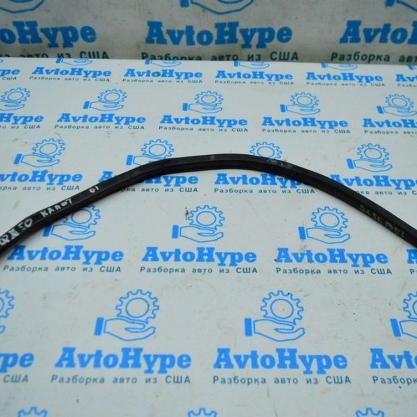 Уплотнитель капота на капоте Infiniti QX50 19- большой (второй)