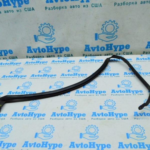 Уплотнитель арки крыла зад прав Infiniti QX50 19- 828365NA0B