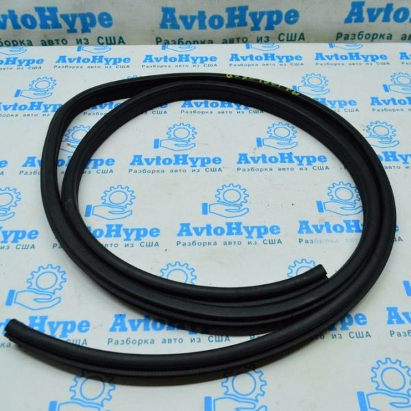 Уплотнитель дверного проема перед лев Infiniti QX50 19- 76922-5NA0A