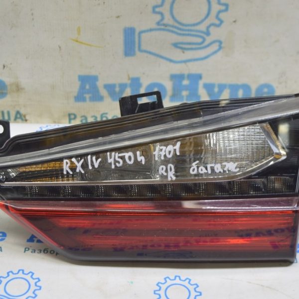 Фонарь внутренний дверь багажника правый Lexus RX350 RX450h 16-22 81580-0E090
