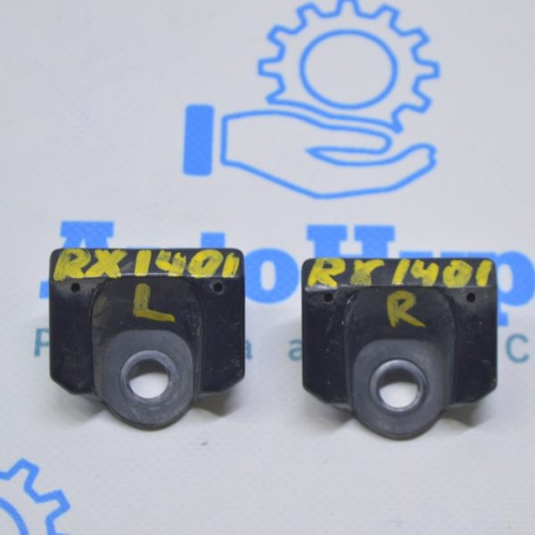 Отбойник двери багажника левый Lexus RX350 RX450h 10-15 на кузове 6729348060