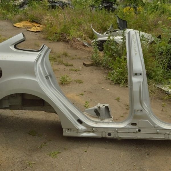 Стойка кузовная центральная правая Ford Focus mk3 11-18 (01) серебро CM5Z-58211A10-A