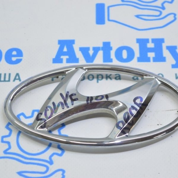 Эмблема значок крышки багажника Hyundai Sonata 11-15 86300-0Q000
