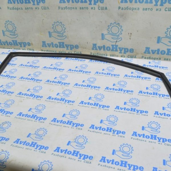 Уплотнитель стекла передний правый Hyundai Sonata 11-15 825403Q000