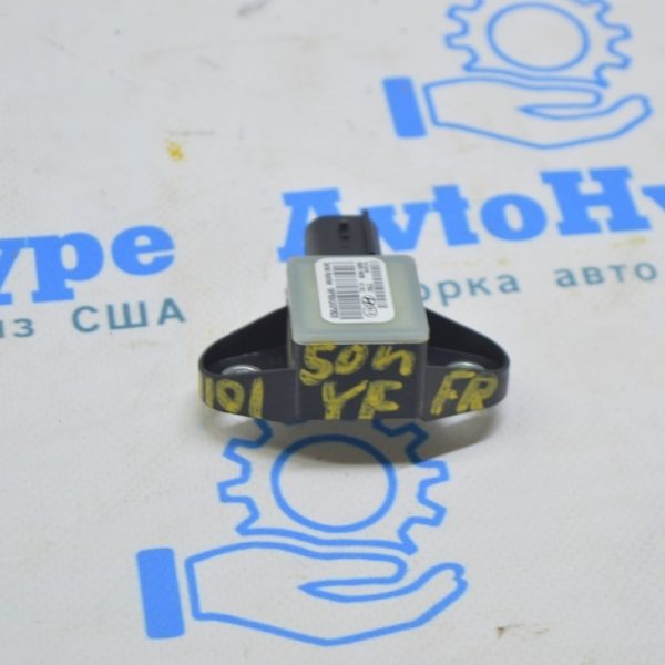 Датчик подушки безопасности дверь правый Hyundai Sonata 11-15 95920-1M200