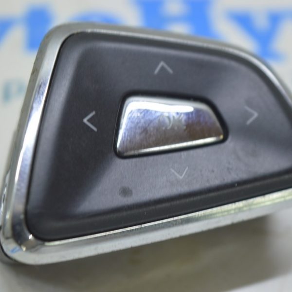 Кнопки управления (на руле) прав верх Lincoln MKZ 13- хром DP5Z9C888BA