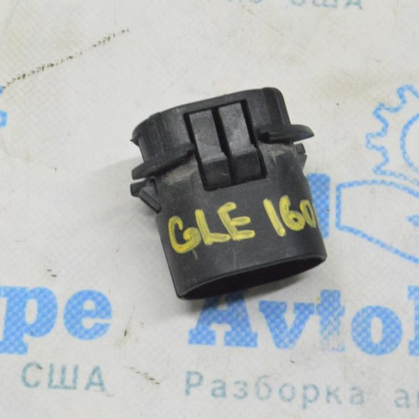 Кронштейн радиатора верхний Mercedes GLE-class C292 12-19 пластик A0995040002