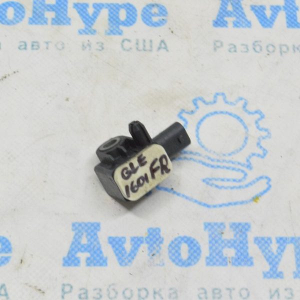 Датчик подушки безопасности перед прав Mercedes GLE-class C292 12-19 на телевизоре A 166 821 01 51