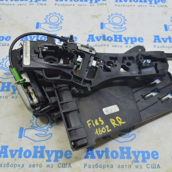 Механизм ручки двери зад прав Ford Fiesta 11-19 DE8Z-5426684-A