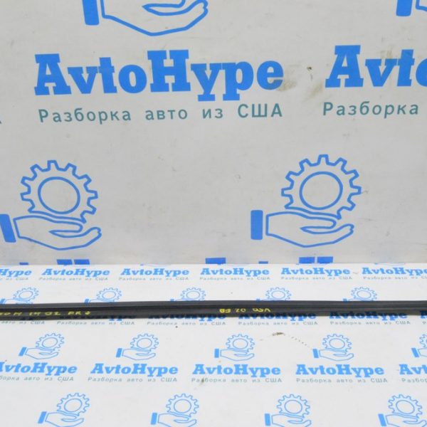 Уплотнитель двери передней прав Toyota Camry v50 12-14 usaeuro нижний 67863-06010