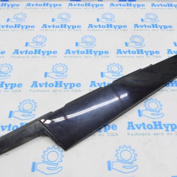 Накладка двери боковая перед лев VW Touareg 18- черн 760837901  041