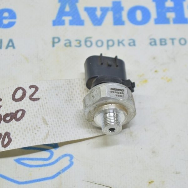 Датчик давления кондиционера Subaru Outback 15-19 499000-7880