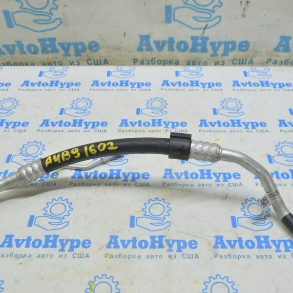 Трубка кондиционера компрессор-печка третья Audi A4 B9 17- 2.0T короткая r134a 8W1820740F