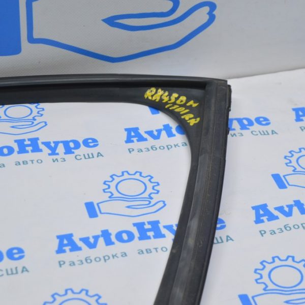 Уплотнитель двери задней правой Lexus RX350 RX450h 16-22 6787148080