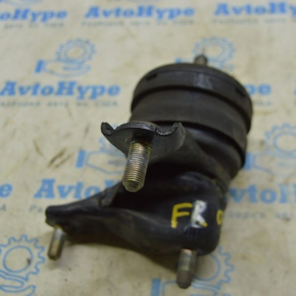 Подушка двигателя правая Lexus RX300 RX330 RX350 04-09 12362-20040