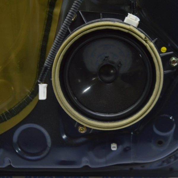 Динамик дверной задний левый Lexus RX300 RX330 RX350 RX400h 04-09 86160-0E080