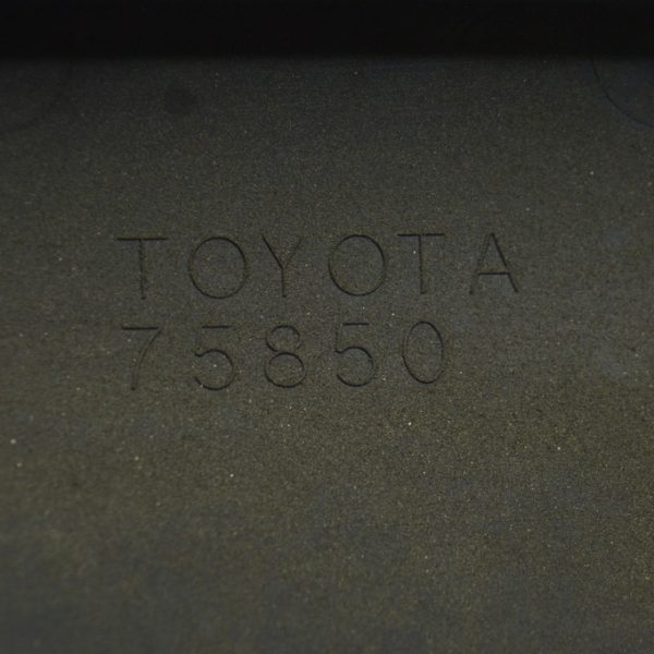 Порог правый Lexus RX300 RX330 RX350 RX400h 04-09 75860-48010