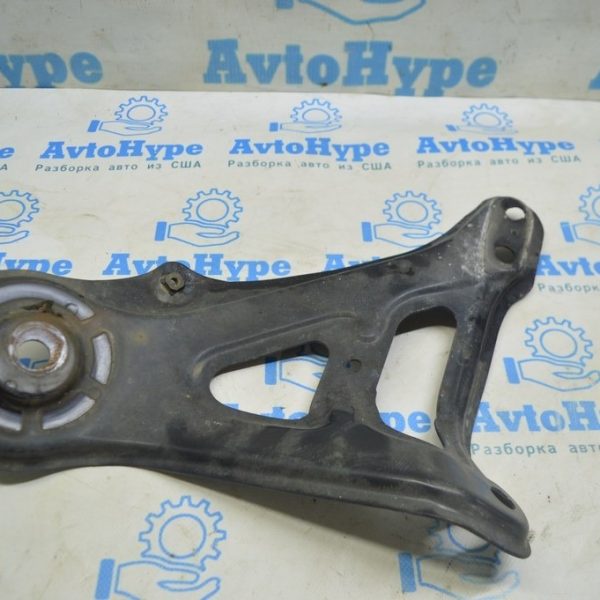 Лопух переднего подрамника передний левый Lexus RX300 RX330 RX350 RX400h 06-09 51036-48020