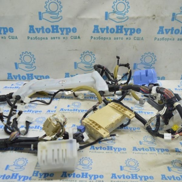 Проводка салонная Lexus RX330 04-09 (01) с блоком предохранителей 82141-48431