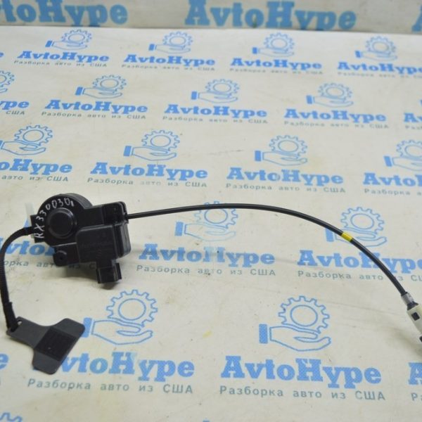 Замок лючка бензобака Lexus RX300 RX330 RX350 RX400H 04-09 77030-48020