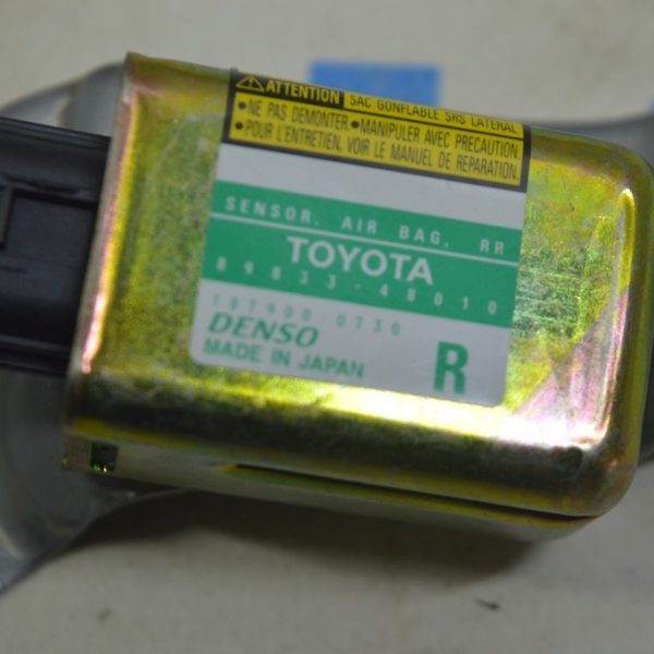 Датчик боковой подушки безопасности правый Lexus RX300 RX330 RX350 RX400h 04-09 89833-48010