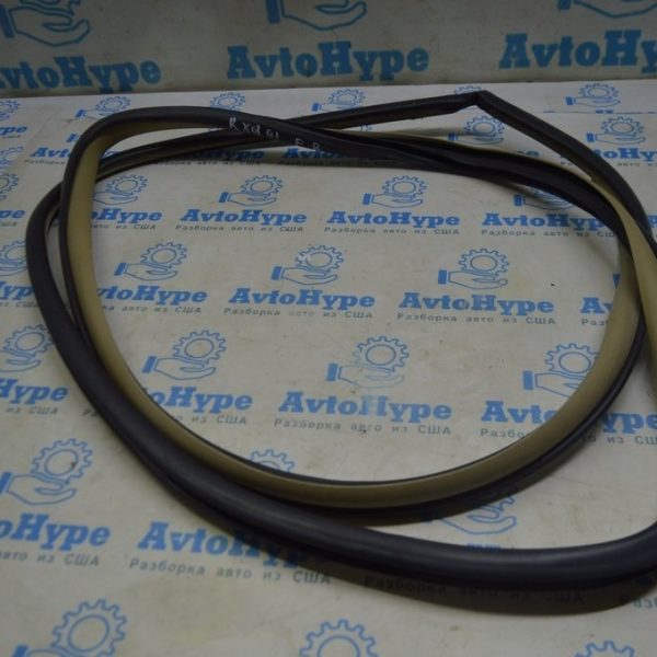 Уплотнитель дверного проема передний правый Lexus RX300 RX330 RX350 RX400H 04-09 беж 62311-48040-A0