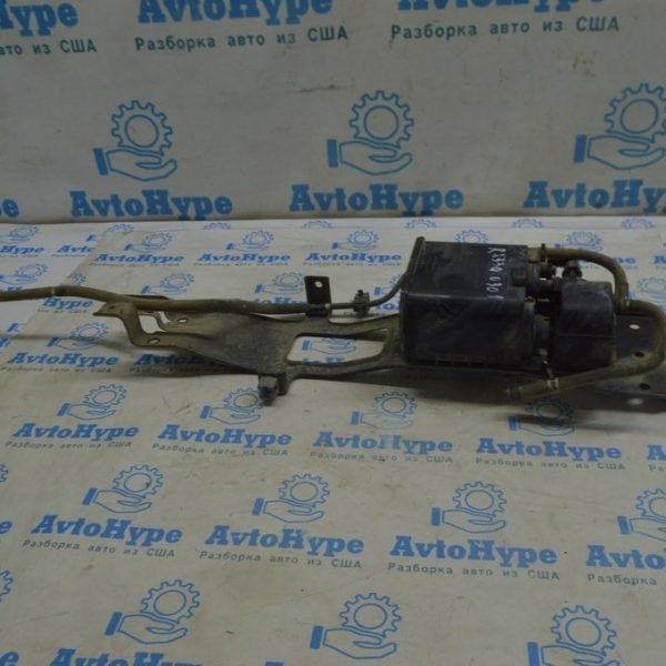 Канистра с углем абсорбер Lexus RX300 RX330 RX350 04-09 (01) 77704-48070