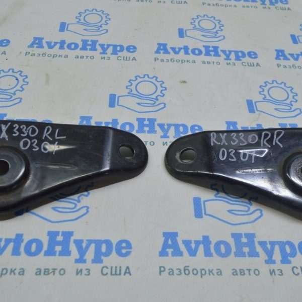 Лопух заднего подрамника левый Lexus RX330 RX350 RX400h 04-09 FWD 52204-0E010