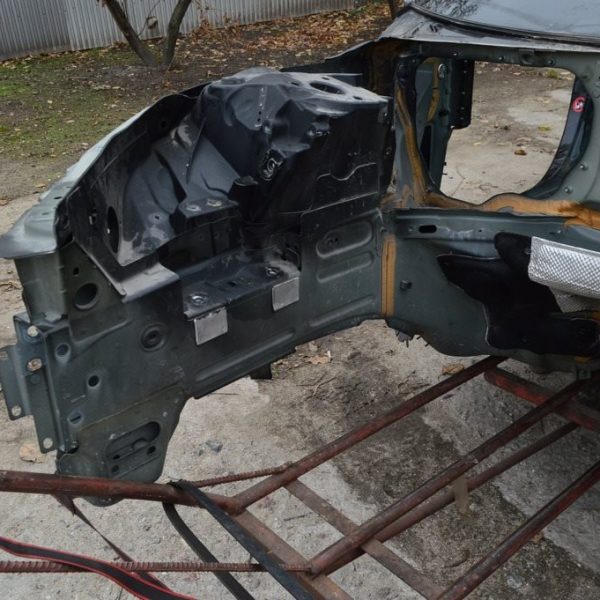 Четверть передняя правая Volvo S90 16- (01) черный цвет 32405142