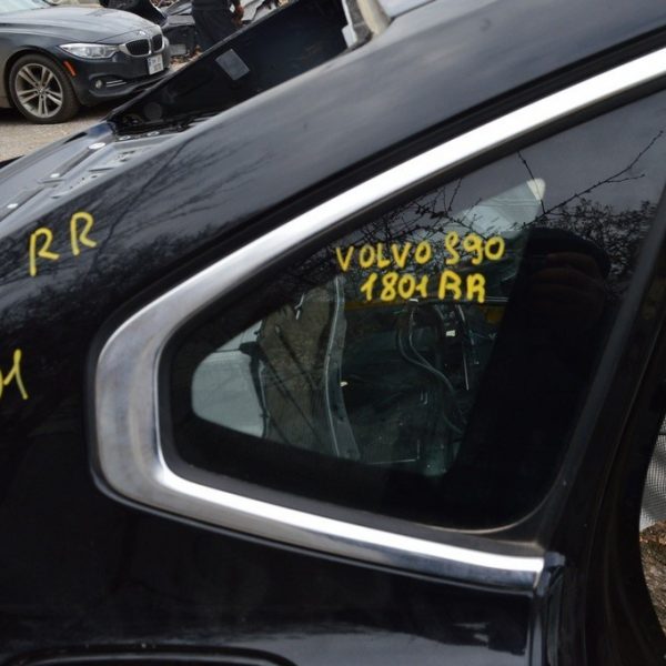 Форточка (глухое стекло) задняя правая Volvo S90 16- 31689019
