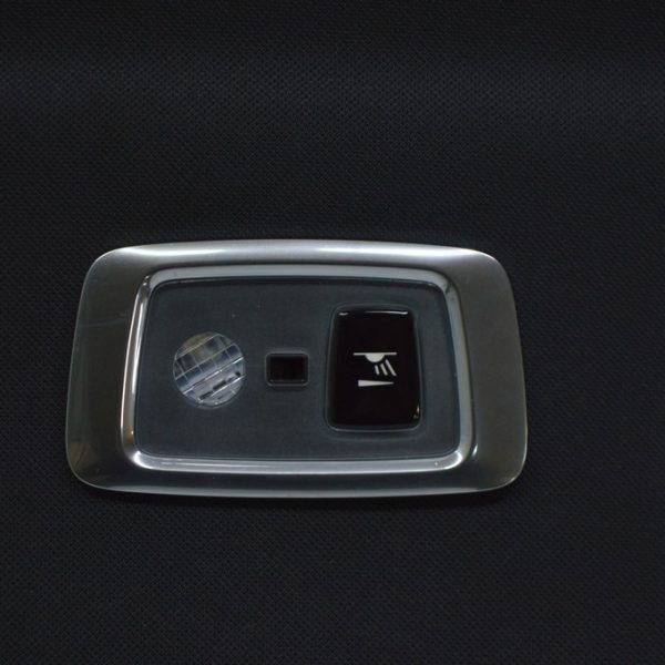 Плафон освещения правый Volvo S90 16- S60 16- черный 31694124