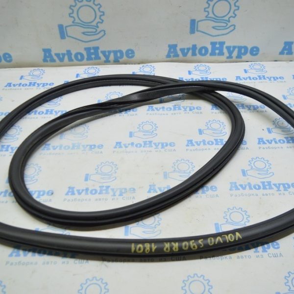 Уплотнитель дверного проема задний правый Volvo S90 16- long 31365734