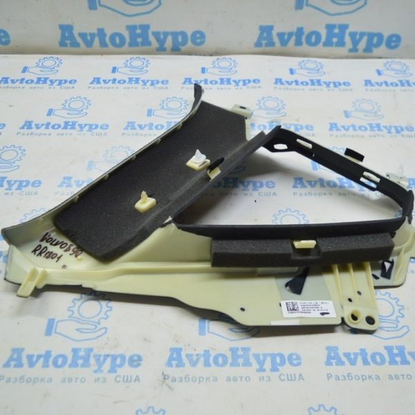 Обшивка задней форточки правая Volvo S90 16- 31688107