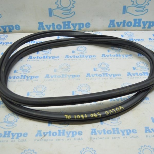 Уплотнитель дверного проема задний левый Volvo S90 16- long 31108794