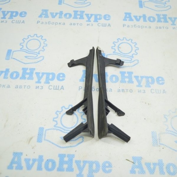 Уплотнитель решетки дворников прав Volvo S90 16- 31651599