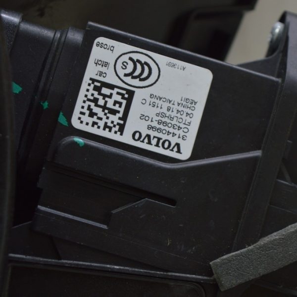 Замок двери перед прав Volvo S90 16- 31440998