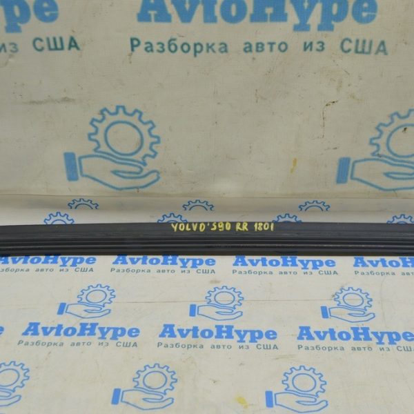 Уплотнитель стекла внутренний центральный зад прав Volvo S90 16- под шторку 31365741