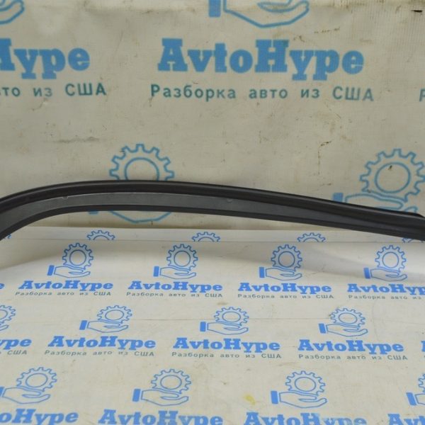 Уплотнитель двери внутренний боковой вертикальный второй задний правый Volvo S90 16- 31693615